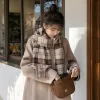 This checkered scarf is warm in autumn and winter. Made of pure cotton, it is simple and versatile, suitable for both men and women details Picture